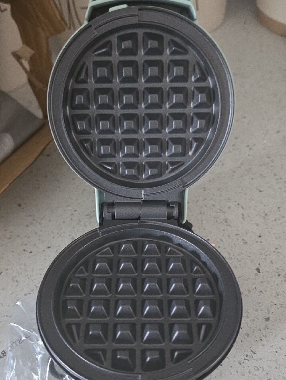 Mini Waffle Maker - Mint - Picture 4 of 4